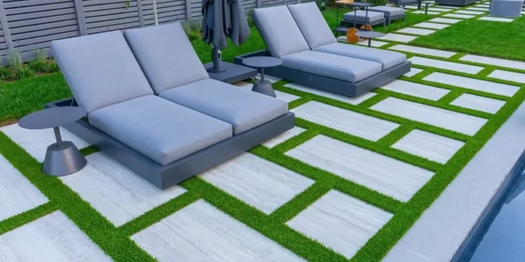 قیمت نصب چمن مصنوعی بین موزاییک