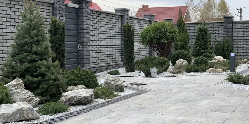 آیا رنگ روشن موزاییک باعث افزایش لغزندگی می‌شود؟ بررسی فنی
